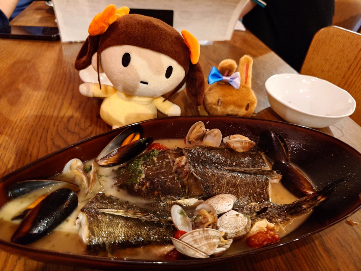 kenmo765P's tweet photo. 山梨ゆっくり楽しんでますー！！

お魚はまこち！

エンゼルみたいなお味やー！w https://t.co/abuZnbyZu6
