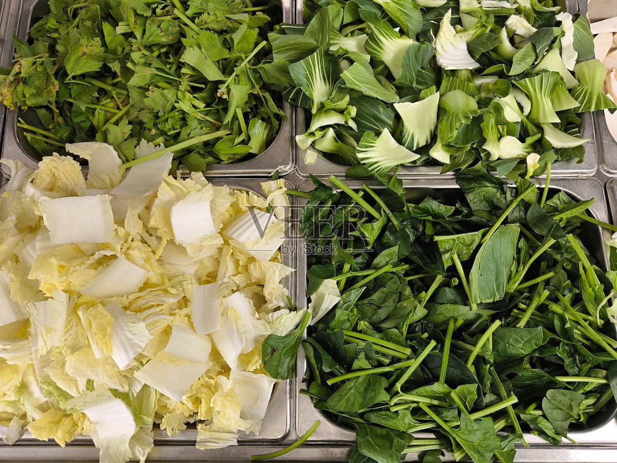 JessQuin123's tweet photo. Fresh, seasonal veggies 20% off at the local market today! Grab crisp spinach, juicy tomatoes and sweet corn for your weeknight meals. Stock up and eat well! https://t.co/AVROfFhb5R
