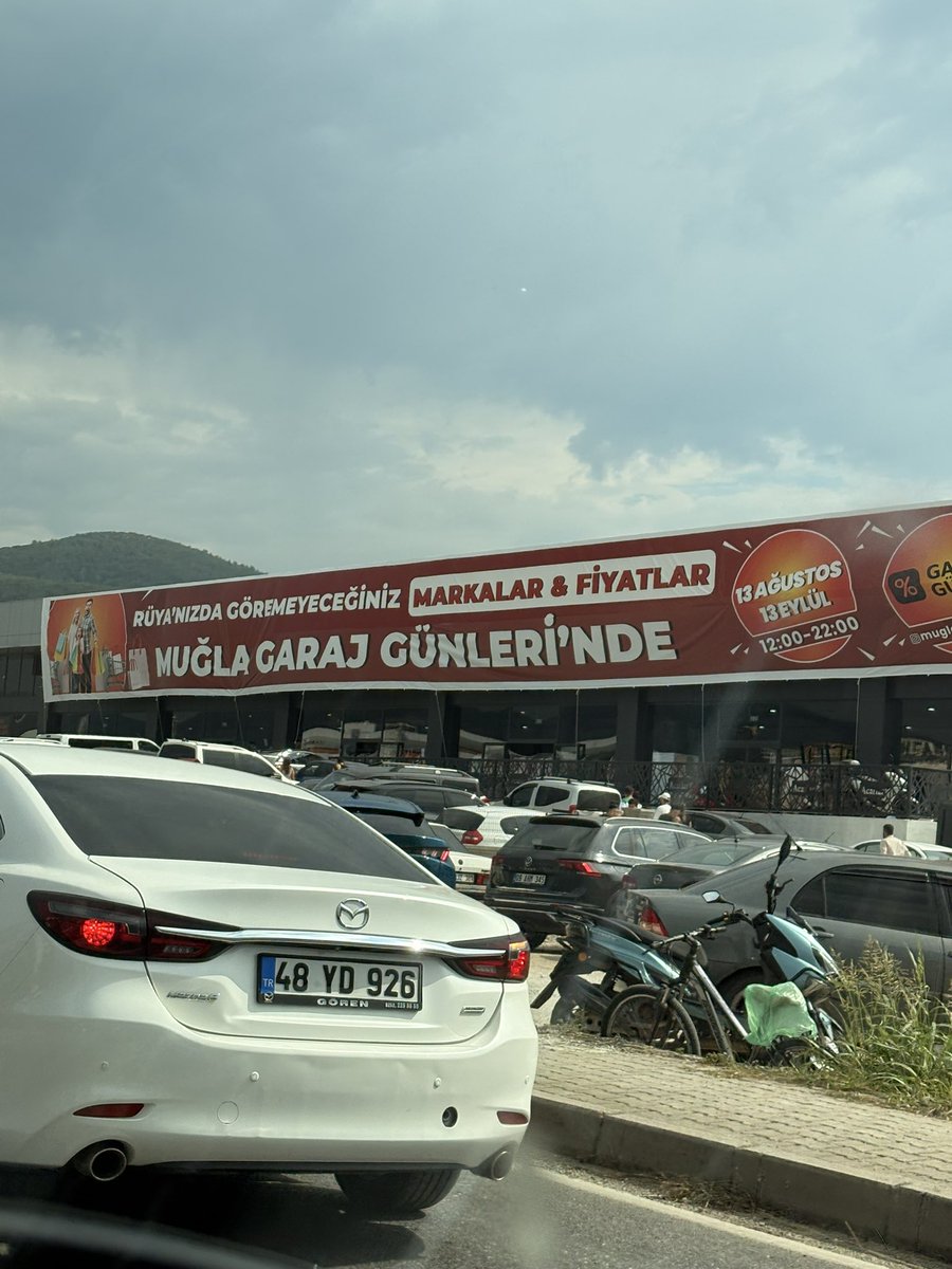 zibirtikk's tweet photo. Müşterisini ezikleyen bir afiş… https://t.co/dHGAyJenqA