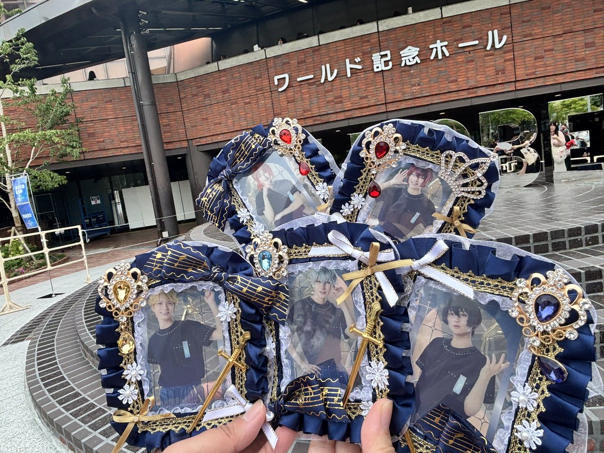 1229Bule's tweet photo. そしてせっかくだから……と5人分作って持って行ってた。

顔がいい。 https://t.co/gtzX6qBoCf