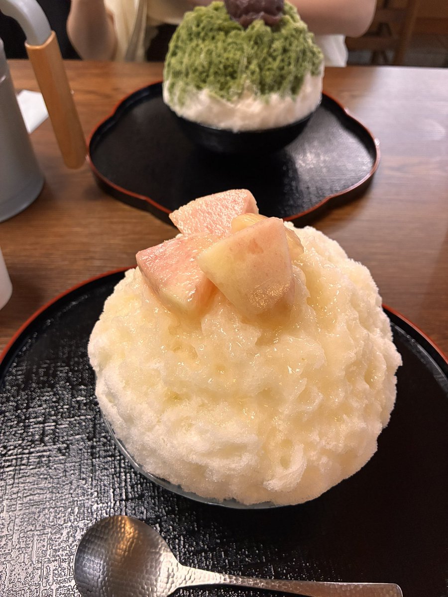 tobox6's tweet photo. ライバーしてる友人の勇姿を見届けに✌️
そして人と食べるご飯美味しすぎた😭💓
これは氷の山🍧 https://t.co/SVcMbWdTr5
