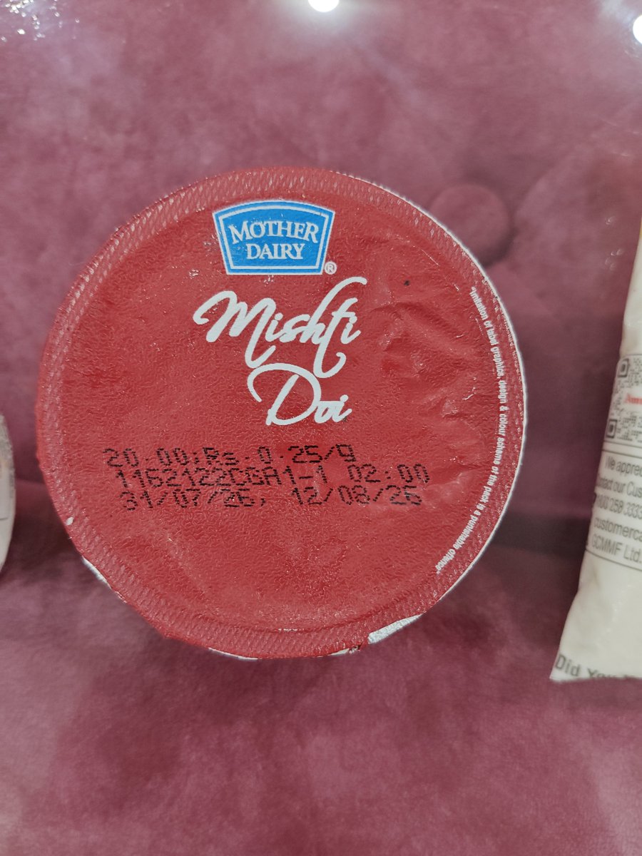 AnjaliJennie's tweet photo. Order id 245688212164438

I received all dairy products expired from instamart 

Mother Dairy Mishti dahi
Amul masti dahi
Amul yogurt 

I complaint... I was promised refund and just after 2 secs I was told we can agree with your claims. 
#instamart @instamart_it @SwiggyCares https://t.co/QLXJGNR0xB