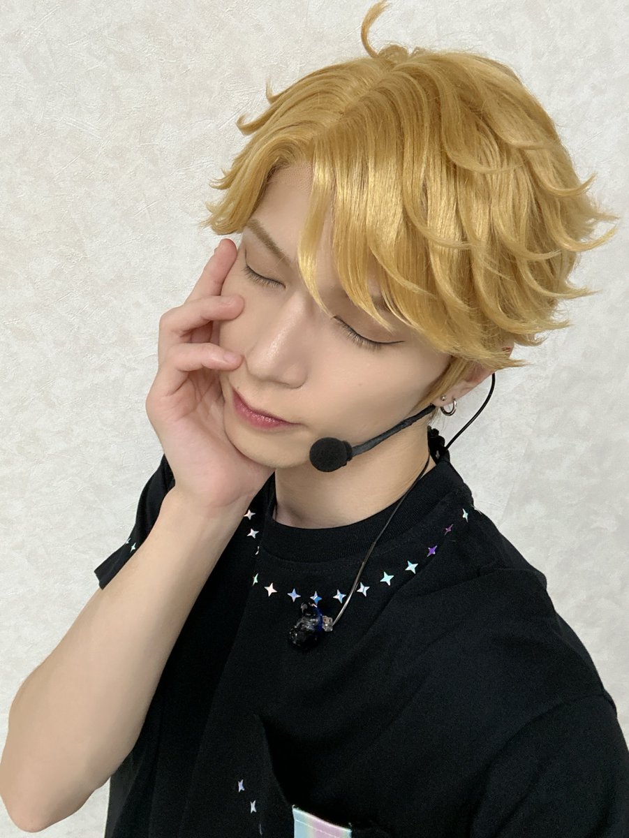 Ryo_Kitamu's tweet photo. 『あんさんぶるスターズ！THE STAGE』
-10th Anniversary LIVE-

全12公演、無事に終えました！
沢山のご来場にご視聴、ご声援ありがとうございました！

みんなと歩んできた10年というキセキ
ここまで連れてきてくれて本当にありがとう♪

みーーんな愛してるわよォ〜♡

#あんステ https://t.co/RtKquw6JTV