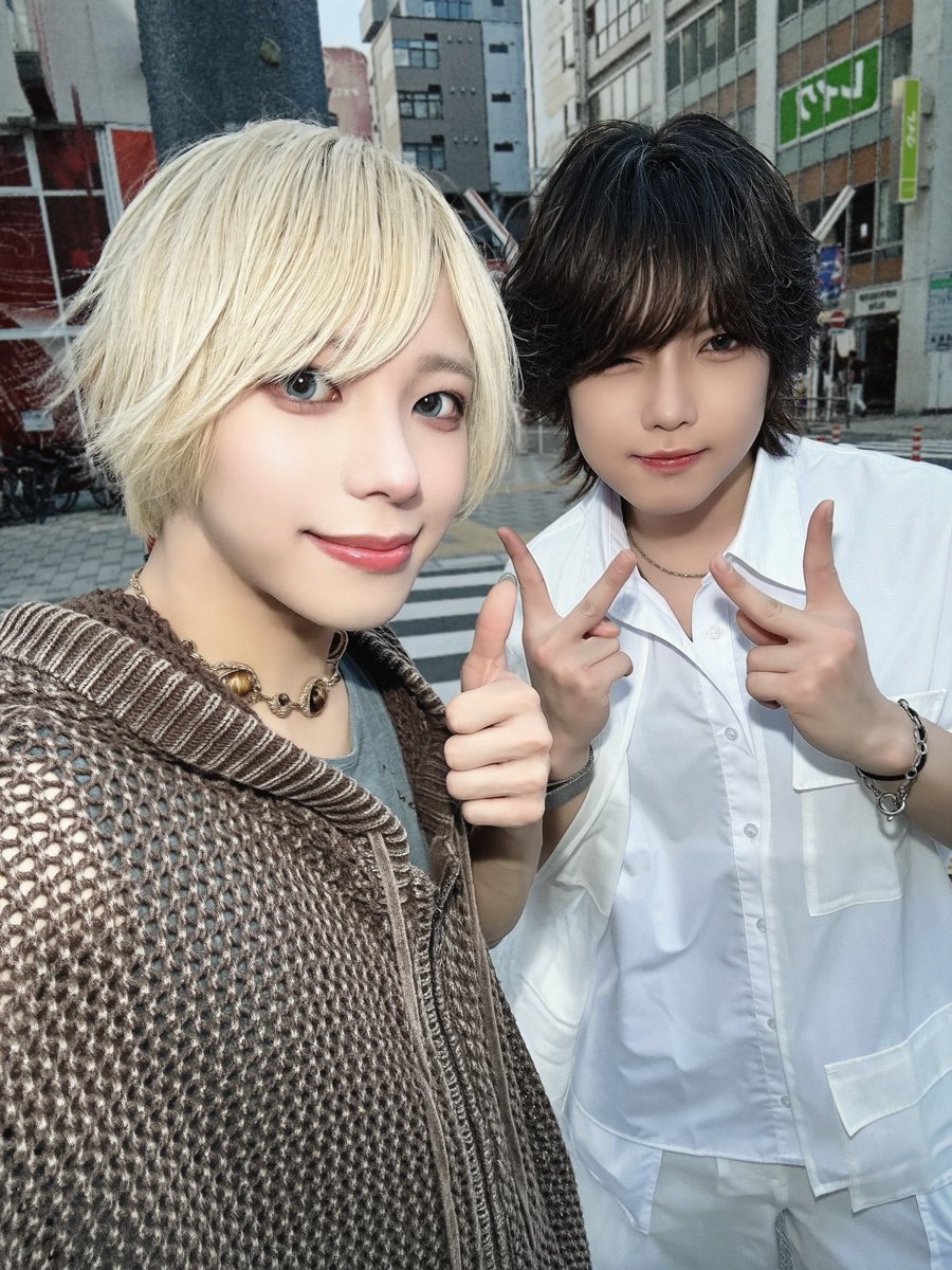 shu_UW_'s tweet photo. 3年目もよろしく🐬🔥 https://t.co/afRu5UAlVS