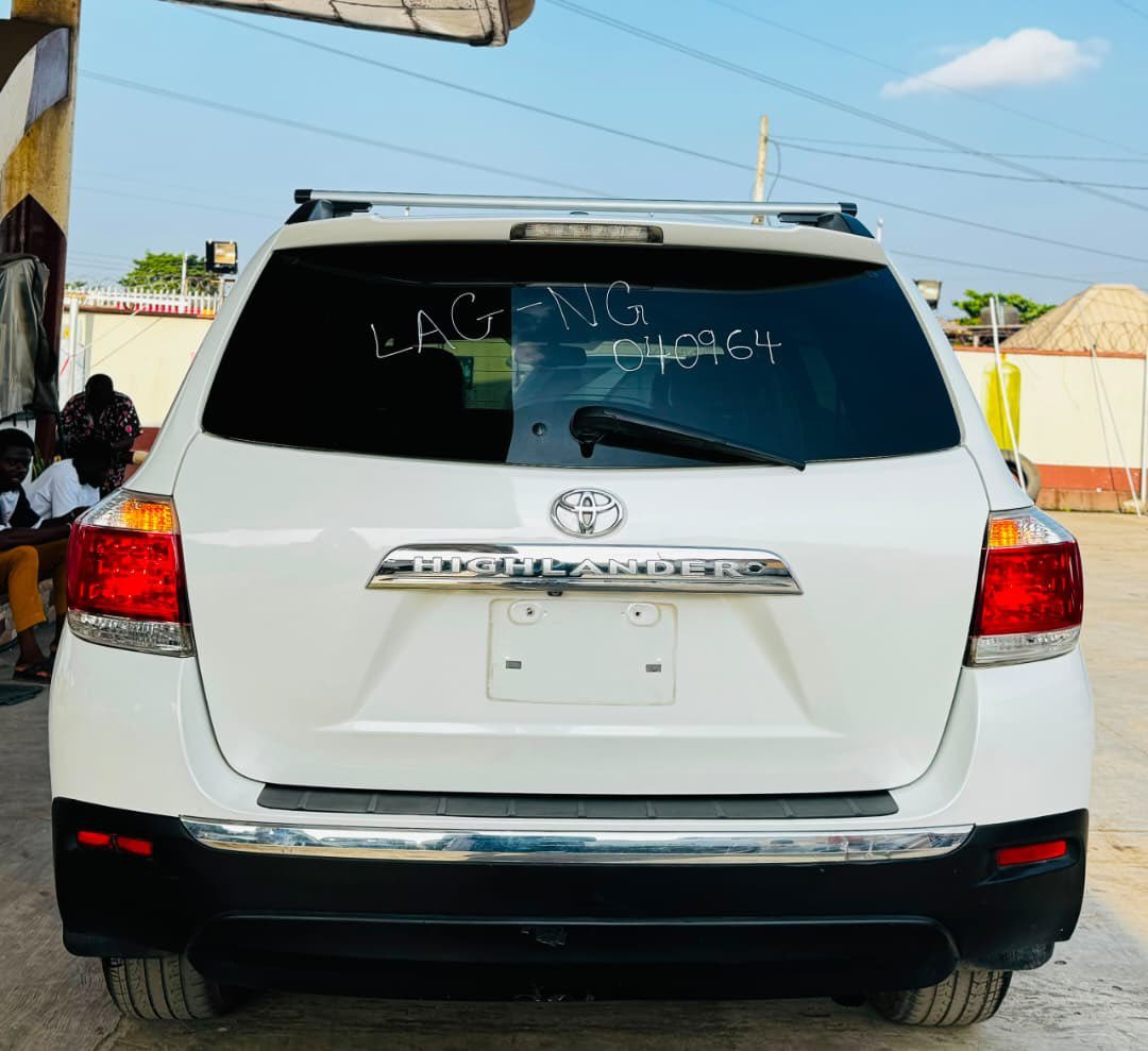 OnyitexHQ's tweet photo. Accident-Free Registered 2012 Toyota Highlander Limited Now Available - ₦16.5M https://t.co/vAE5eBRrXt