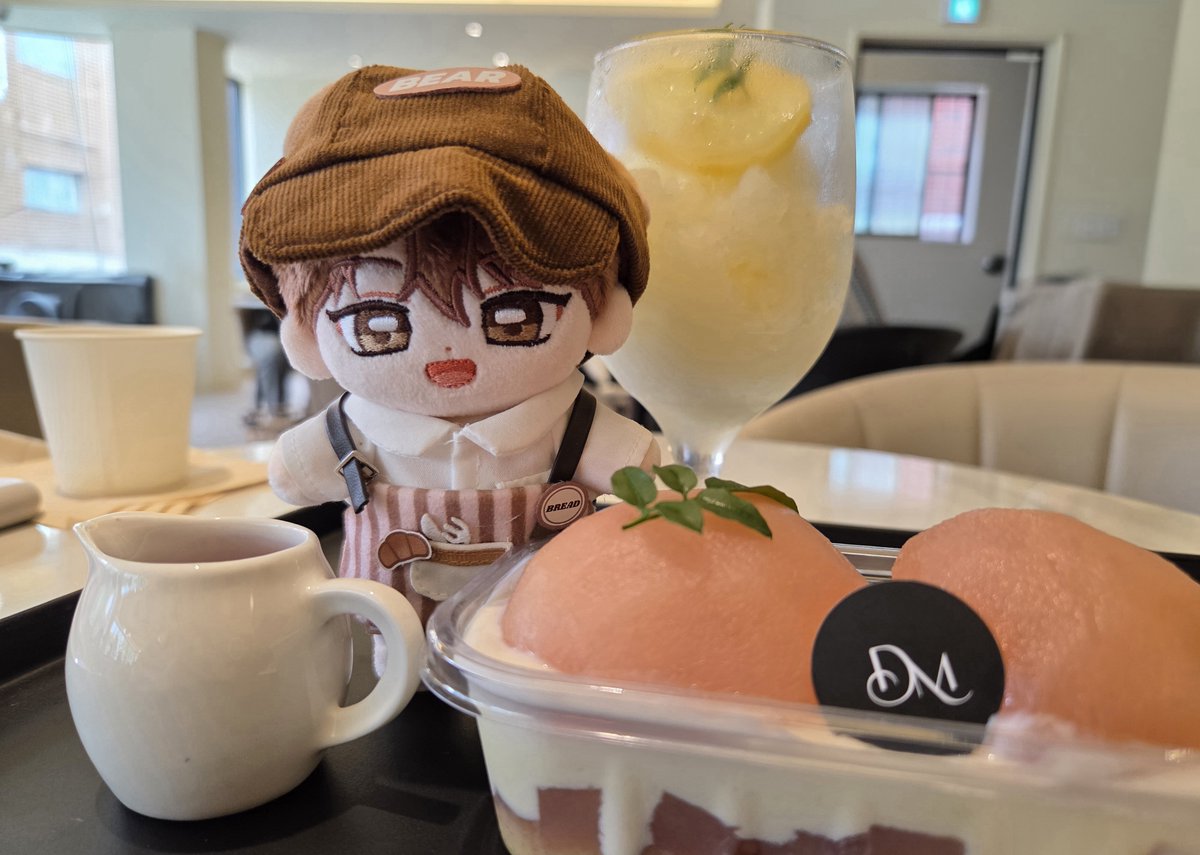 romene00's tweet photo. @som_cafe 유치원도 가고 카페알바도 하는 야무진 솜입니다. 저희 행복할게요~~😘
다시 한번 솜카페 열어주신 주최님께 감사드립니다. https://t.co/vgT1dh9MGK