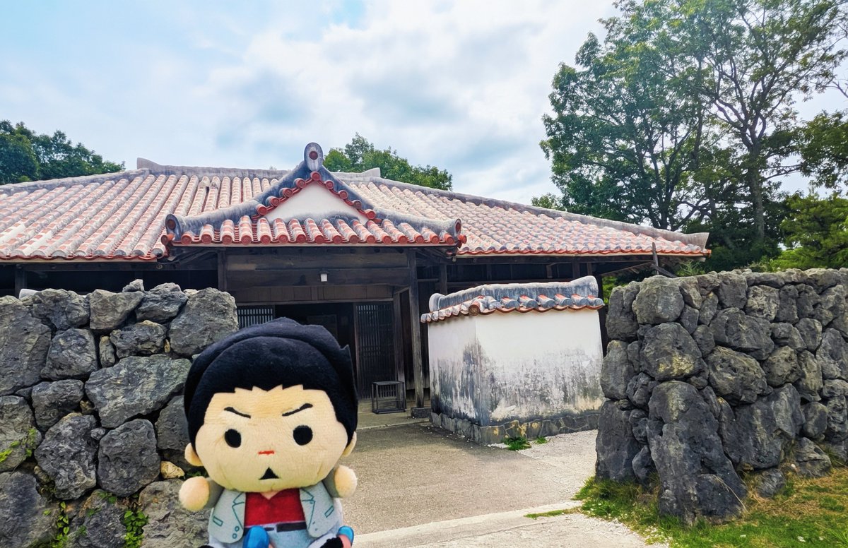 piyoko_neon's tweet photo. リトルワールドの沖縄の家がゲームで見たことある景色すぎてよかった https://t.co/owllqXb1VS