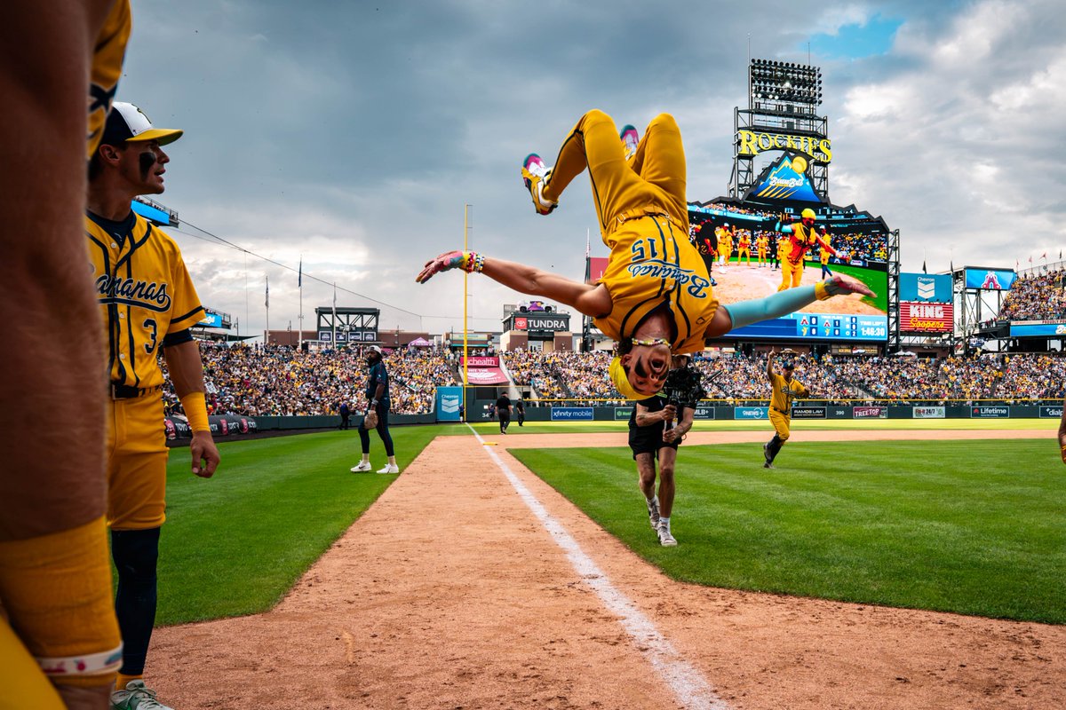 TheSavBananas's tweet photo. Nothing could rain on our parade in Denver, not even the rain itself😎 

With 100,000 fans across two sold out games, we had the time of our life with former Rockies Garrett Atkins & Ryan Spilborghs, recreating a fast food wedding, and so much more.

To top it all off, Kristen Bell and Derek Klena put on an epic performance we'll never forget!

Thank you Denver for an incredible weekend💛 Next up, St. Louis!