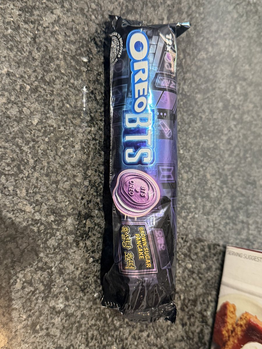 charle_l's tweet photo. @Oreo the brown sugar pancake absolutely does not taste like that, #epicfail https://t.co/2wRnnvt3GX