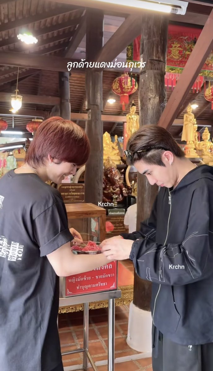 leeyachannie's tweet photo. NEXT, A RING OKAY?!?!?! https://t.co/FO0oiAfx0E