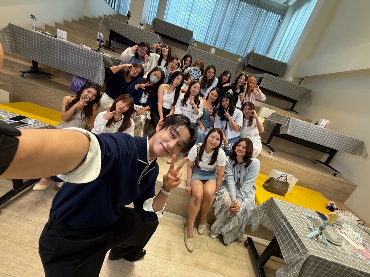 kalm_clinic's tweet photo. พี่คาล์มเทส gen z diwaaaaa 💙🫰🏻

Kalm Clinic ClosEST Moment

#KalmclosESTmoment #KalmClinicxEST #KalmClinic #est_rvp https://t.co/dFMoWdNp3j