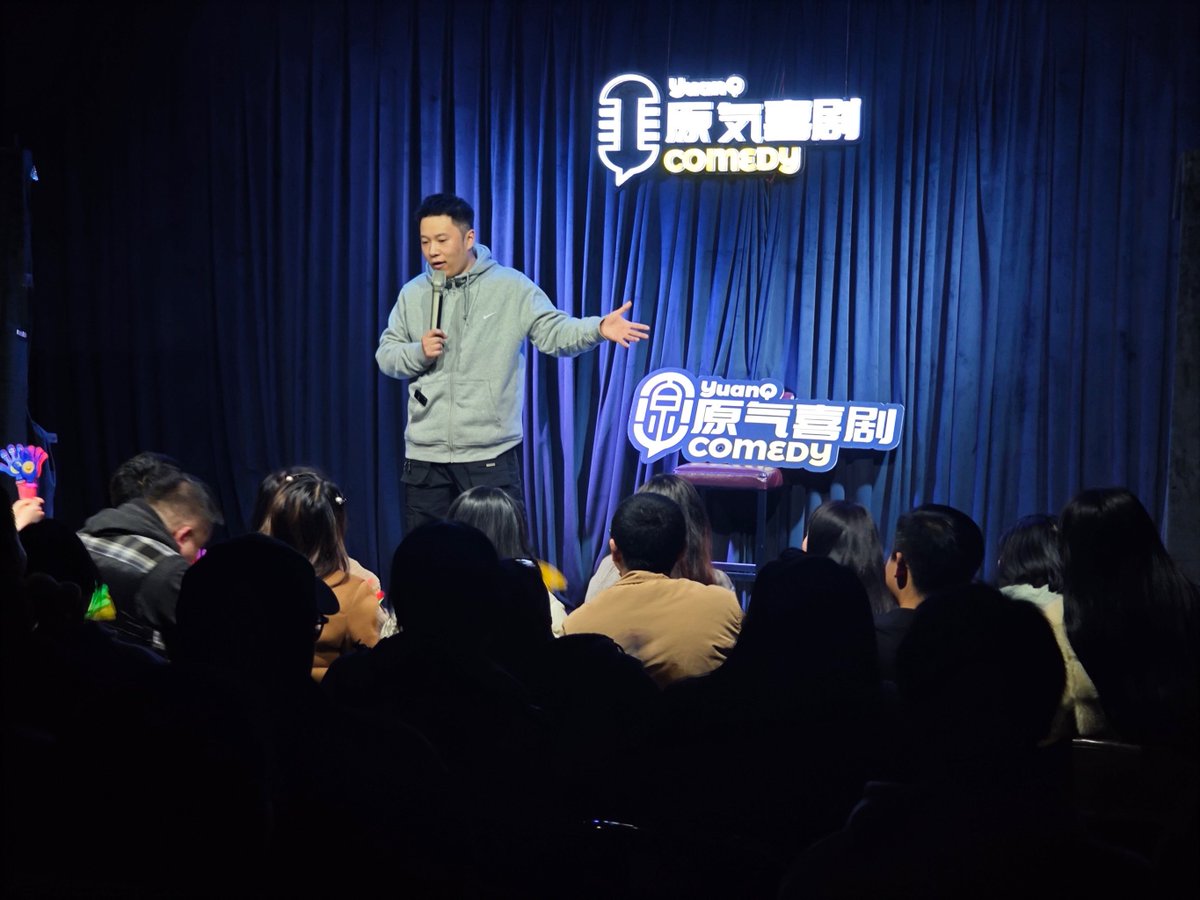 ClassyBlair's tweet photo. Just bombed my first open mic—forgot my own joke and waved at a guy who left the room mid-set. Turns out the whole crowd’s just waiting for me to quit. Send snacks. https://t.co/ps4Qh5RW6y