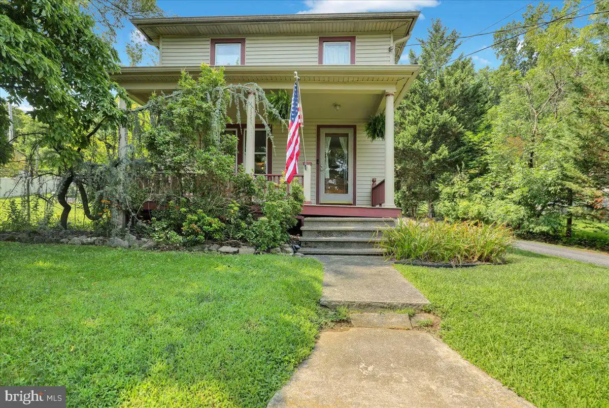 ppfennig's tweet photo. 236 Seyfert Drive, Birdsboro, PA, 19508
4 bed | 2 bath 1196 Sq. Ft.
Active | 325000
https://t.co/3ITA8EY5UN
Don't miss this rare opportunity to own a well-maintained 3-4 bedroom home on 1.70 acres in a desirable suburban setting. Offering the perfect balance of privacy,... https://t.co/U9ItseogXC