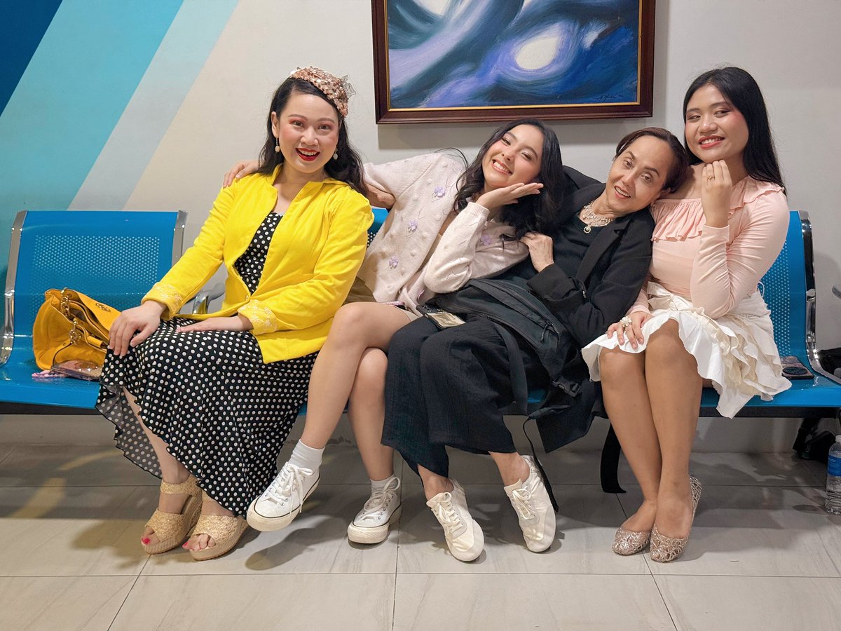 __raire's tweet photo. Showbiz talk with MORLY ALINIO 💜✨ 

#RaiofSunshine #Idol #DZRH #DZRHwithMorlyAlinio #oneproductionhouse https://t.co/eB32jHxsUc