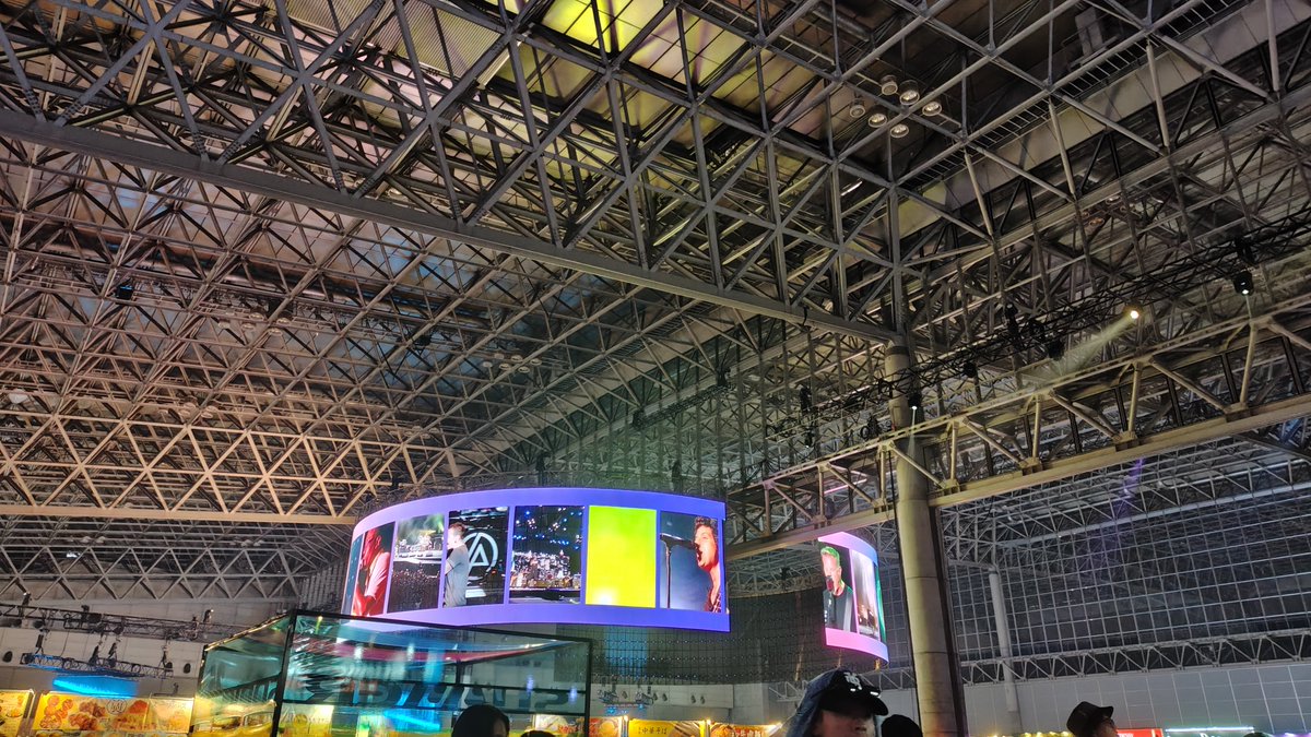 MioRockRose's tweet photo. 2026.08.16ほんこち！
2018年以来＆15回目のサマソニ！！何故かとらじゃ始まり(笑)からの、本命ぺんでゅらむがカッコよすぎて楽しすぎたぁー😍気になってたmgkもカッコよくて、観れて歓喜✨️明日から仕事もあるので、この3組だけで離脱。私の夏休みはこれで完了です🍉 https://t.co/1ljedatOZ0