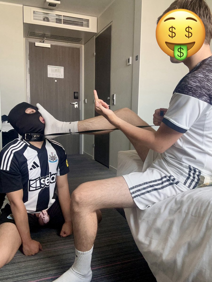 Masterlolo07's tweet photo. 🇬🇧 I know you want to be in this c@shfags place. Approach correctly and it‘s gonna Happen!

🇩🇪 Wer möchte dienen wie du dumme C@shfotze. Schreibt mir wie es sich für ein 0pfer wie dich gehört! 

#feet #socks #drain #teen #findom #master #alpha #meet
@YueChen_Sub @alphasretweet https://t.co/52lyg3A6cN