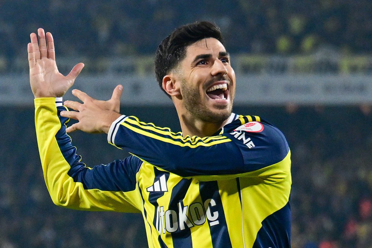 diclefenerr's tweet photo. Futbol öğreniyoruz Gün 1:

Eğer takımınız gerideyse ve sahada Asensio gibi bir oyuncunuz varsa Asensio’yu çıkaramazsınız; çünkü bu tarz oyuncular durur, durur ve tek bir pas atarak oyunu çözer. https://t.co/lSbY0XrScu