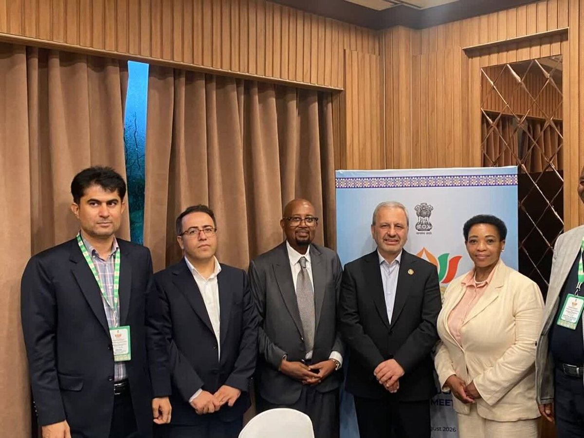 BRICSNow's tweet photo. 🟩☫🟥🇿🇦 Iran and South Africa are expanding university and research cooperation 

Student exchanges, joint research, and shared academic frameworks agreed at the BRICS Education Ministers' Meeting in India. 

#BRICS #Iran #SouthAfrica #Education https://t.co/AUxijKKhf4