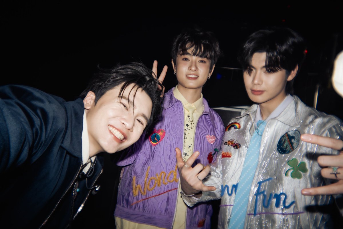 Hughhype's tweet photo. ขอเล่นแท็กนี้หน่อย
#DuangConcertDay2
#TheeWave #ธีร์เวฟ https://t.co/4Ff6gJt3FB