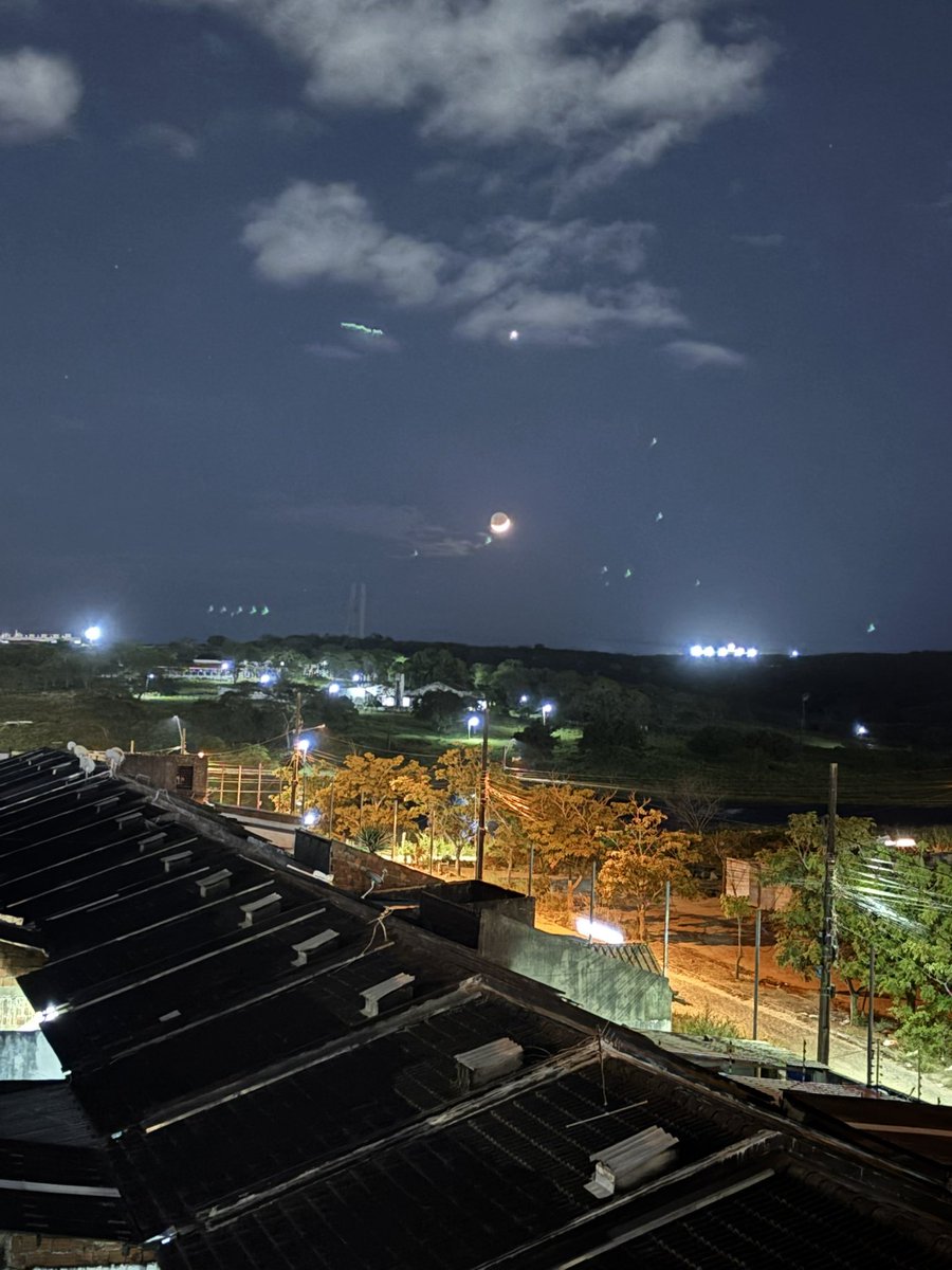 pvamarok's tweet photo. Ontem a lua estava maravilhosa! 🌛 #lua https://t.co/0JIH6Oclcd