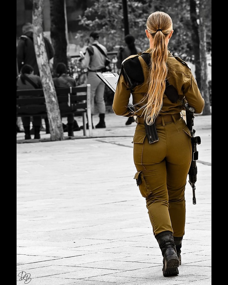 mary100pq4rqq's tweet photo. Courage in uniform. Beauty in strength. Pride in service. "God bless the women &amp; men of the IDF 🇮🇱✡️🪖🇮🇱 https://t.co/Nr8Ml2fkDi