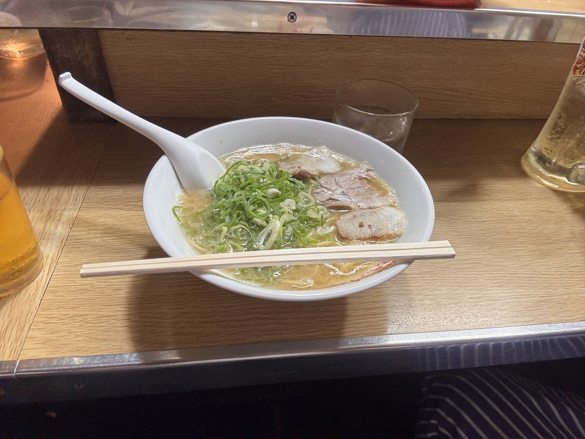 james7356's tweet photo. 長浜ラーメン 屋台 ともちゃん
ラーメン食べました
お酒も美味しかったです https://t.co/SAsidZS8XB