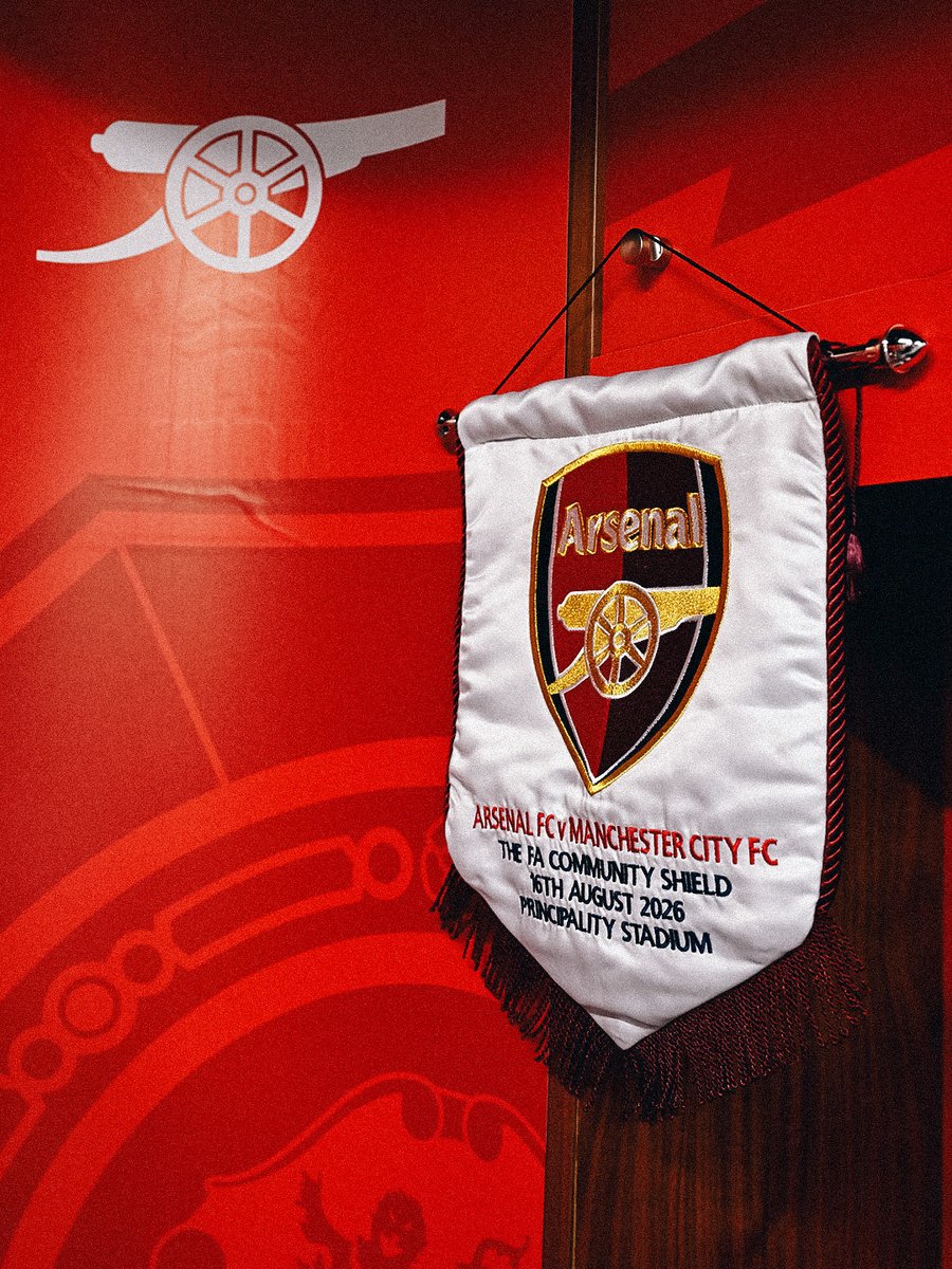 Arsenal's tweet photo. In the red corner 🔴 https://t.co/19WTrasXOe
