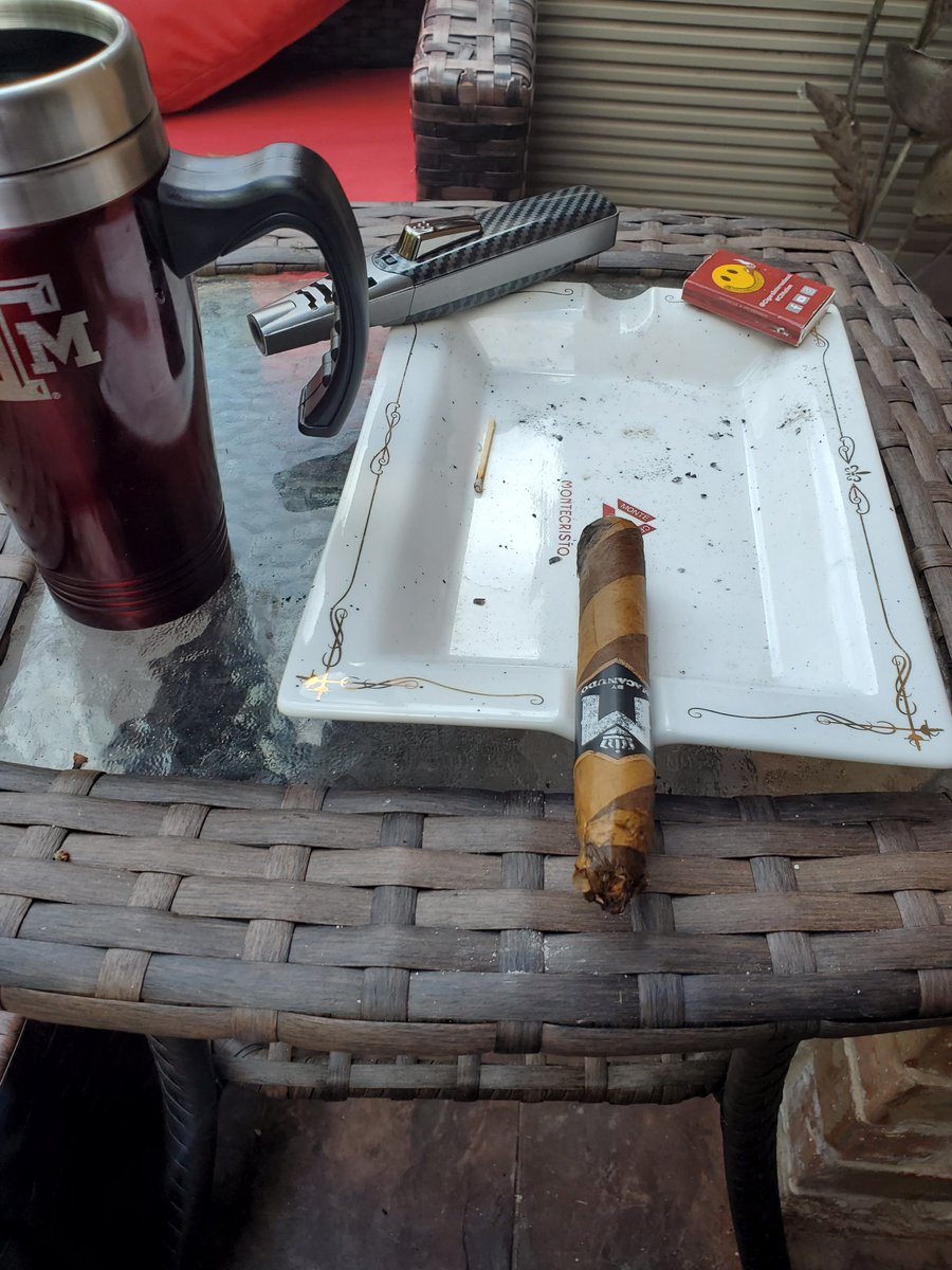 artgarcia_pmp's tweet photo. @Bren__xoxo @Bills @FrLarryRichards
Moved to the backyard to greet the 🌞🐦🐿 but they weren't up yet so I snagged myself a @macanudo cigar to enjoy with my ☕️. Thanking God out loud for His gifts/blessings/opportunities he bestowed upon my family & me. 🕊🇺🇸🗣☁️
#IamBlessed https://t.co/CypMwLzyLG