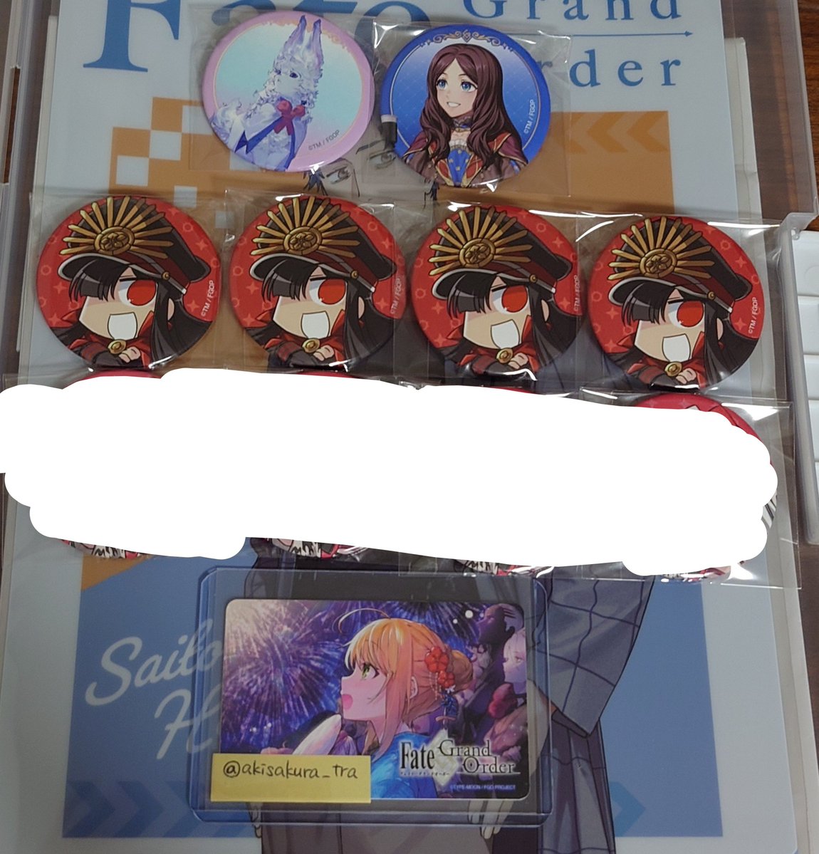 akisakura_tra's tweet photo. 【交換 譲渡】FGO fes フェス 霊基召喚缶バッジ クリア扇子 星見の回廊 over the same  sky OTSS ステッカー 最終再臨展編成画面風カード TYPE-MOONフェア特典カード KADOKAWA 謎丸 衛宮さんちの今日のごはん
譲)画像1〜6
求)定価、画像記載金額　又はツリーの求め記載のもの
→ https://t.co/eG06nmWATp