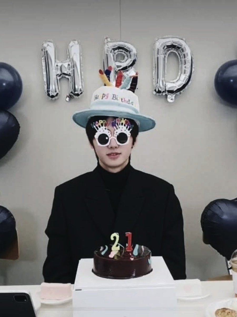 infinictees's tweet photo. ㅤ

📍𝘕𝘢𝘱𝘢 𝘌𝘢𝘵𝘦𝘳𝘺 &amp; 𝘉𝘢𝘳

Celebrating birthday with my other half. 🩷

Another year of growing up together, arguing over stupid things, and somehow always finding our way back to each other. And sooo grateful for everyone who’s always been there through it all.

ㅤ https://t.co/hQIXLzVWyQ