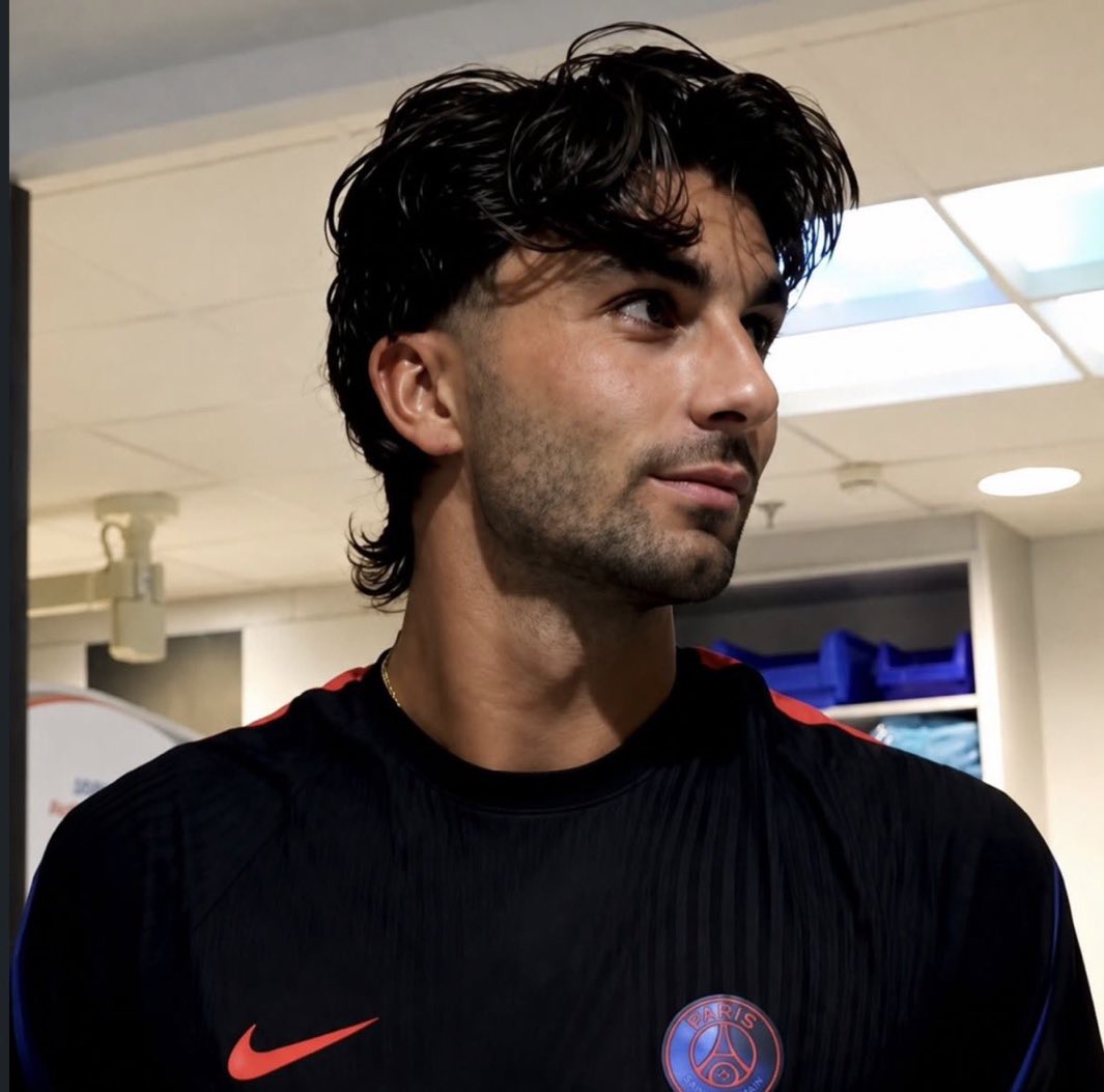 _gloryhao's tweet photo. @SoyRogerRMCF ferran torres isn’t handsome? he’s the most beautiful man i’ve ever seen, he has every single feature of beauty https://t.co/7o4MVSInSA