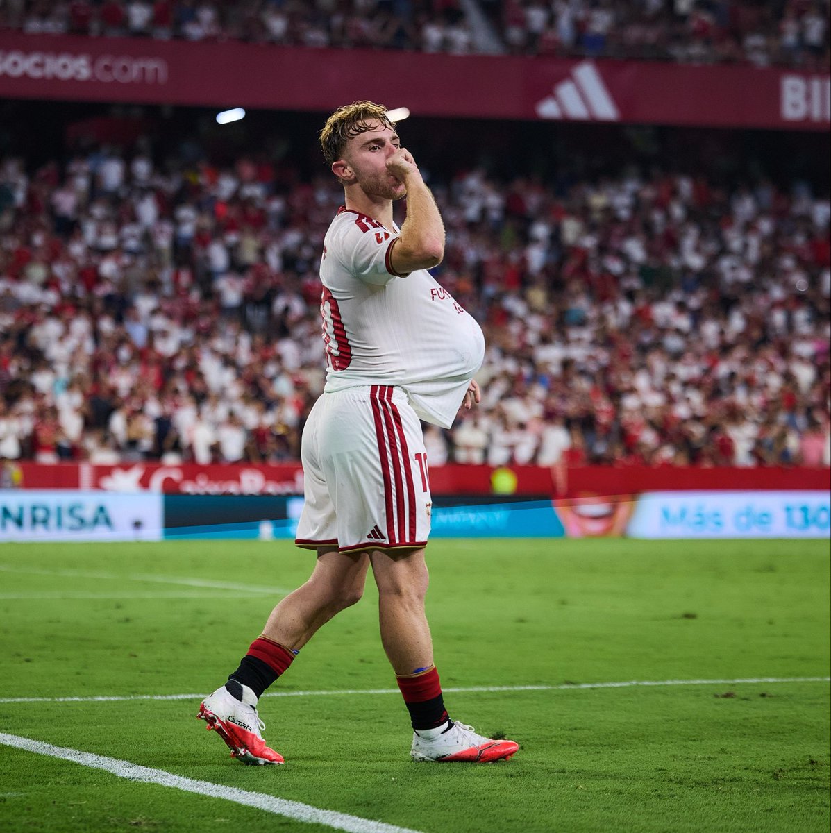SevillaFC tweet picture
