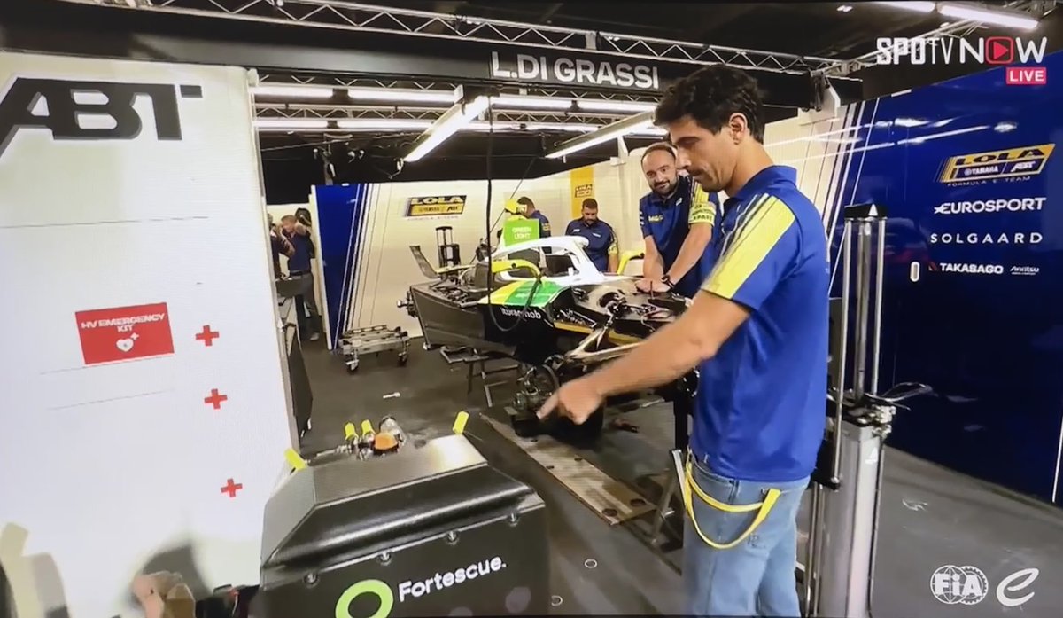 KevinHanselK's tweet photo. Heading into final race of the season, of the Gen 3 era, and of the @LucasdiGrassi’s career. Let’s give it all! 💛💙 https://t.co/DB0XZhUyFw