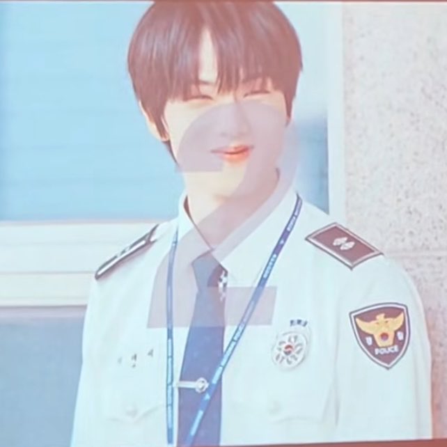 BABYJISUNG_TH's tweet photo. คุณตำรวจที่จิ๋วที่สุดในทีม ตะเร้กตะน้อย 🥹💗🤏🏻 https://t.co/f48BSlCt6g