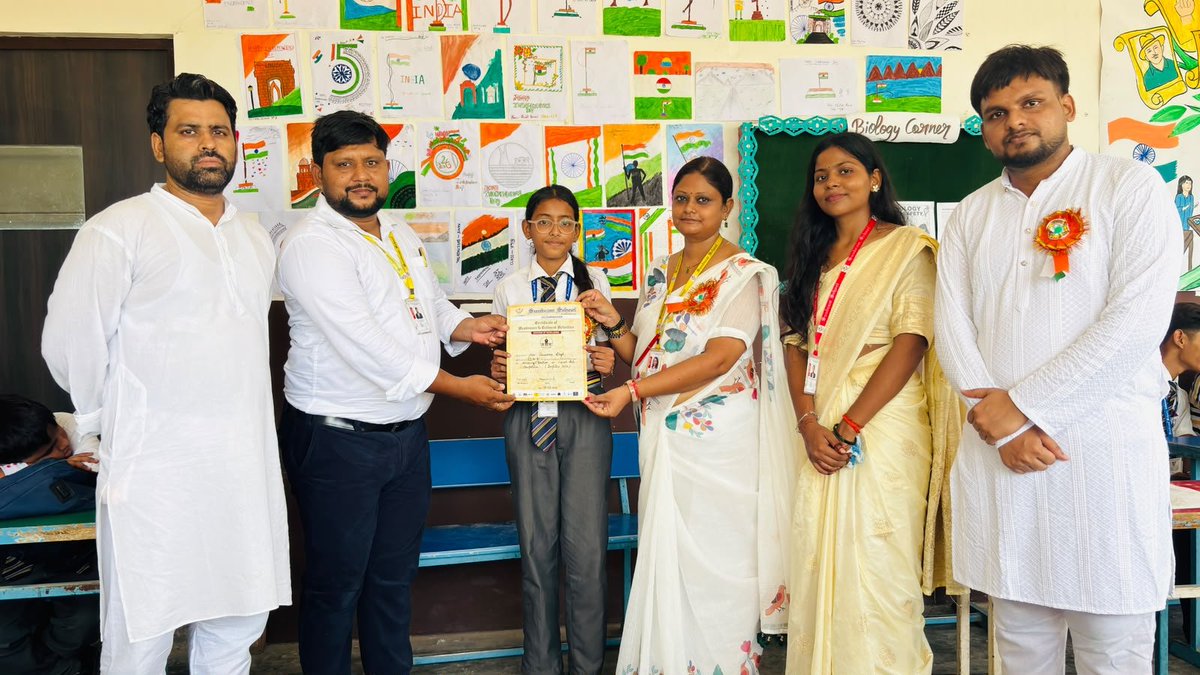 SunbeamDLN's tweet photo. 📜🖌️ Vibrant colors and powerful ideas! Here are a few snapshots from the Category A Visual Arts Exhibition at Sunbeam School Dildarnagar.

​Kudos to our Classes VI–VIII artists and Ms. Shalu for organizing an inspiring gallery! 🇮🇳🎨
​#IndependenceDay2026 #StudentArt #Dildarnagar https://t.co/lBLCiCtBal