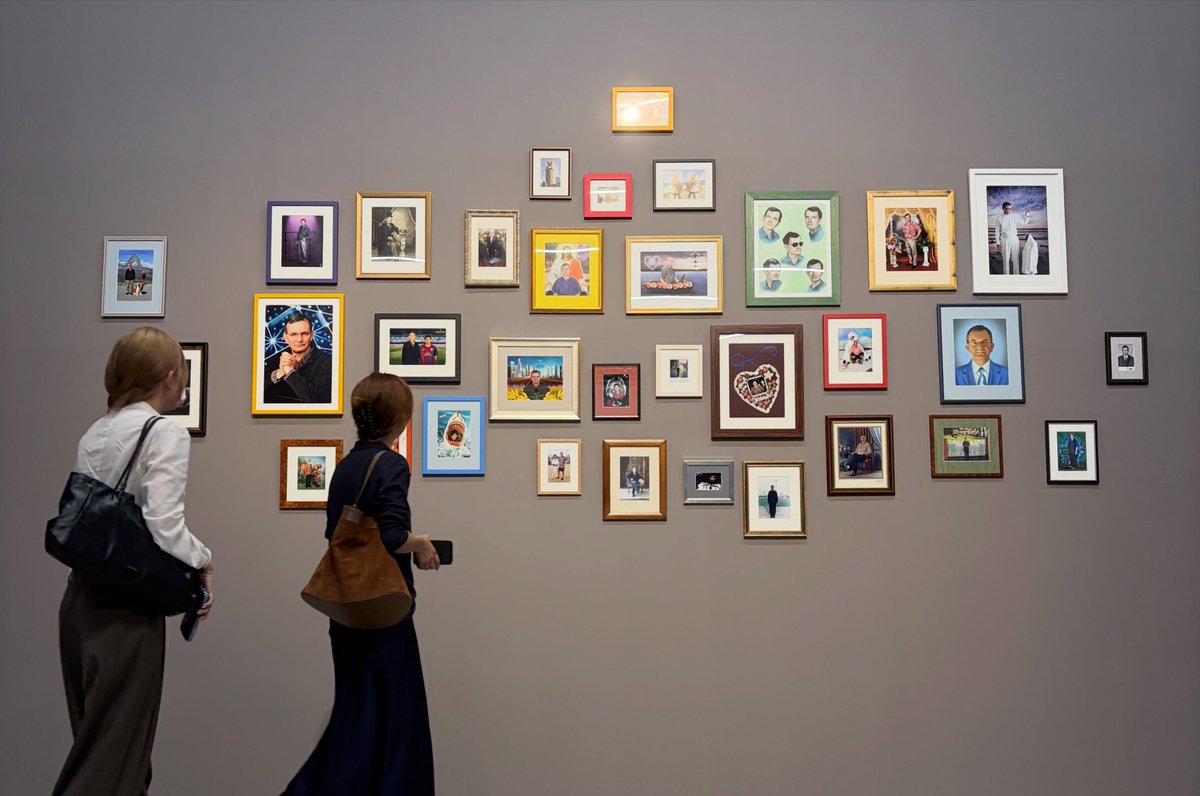 KSGUpdates's tweet photo. 260816 Rie IG

with w Seulgi and Woo Jiyoon at the We Are Martin Parr retrospective, Photography Seoul Museum of Art

https://t.co/zC2EEVZZ9e
#슬기 #SEULGI @RVsmtown https://t.co/EdzQlLw9nV