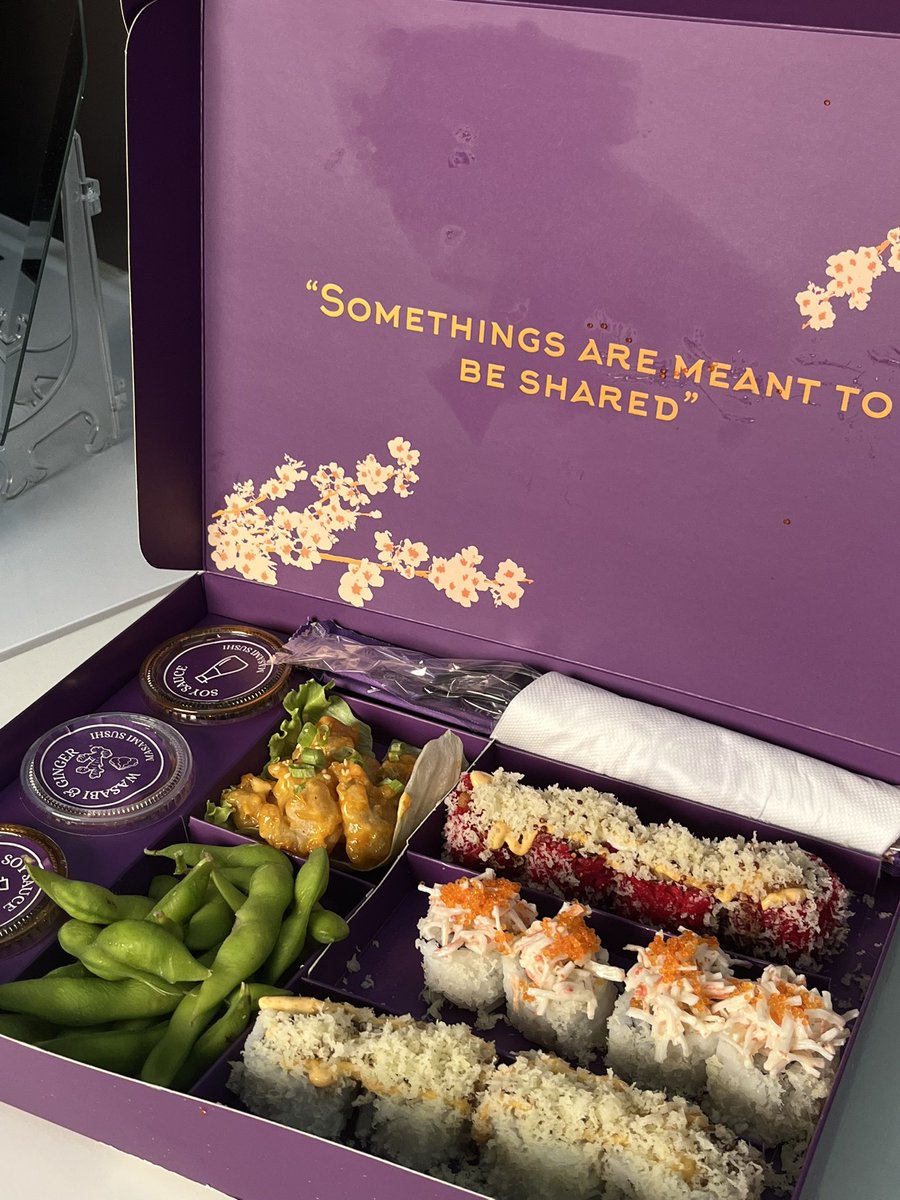 Omniah_87's tweet photo. مررره عسسسل وصلني الذ شي في الحياة 🍣🩷✨😋
ثانكيوو@SushiMasami https://t.co/i5i1ARvjm2