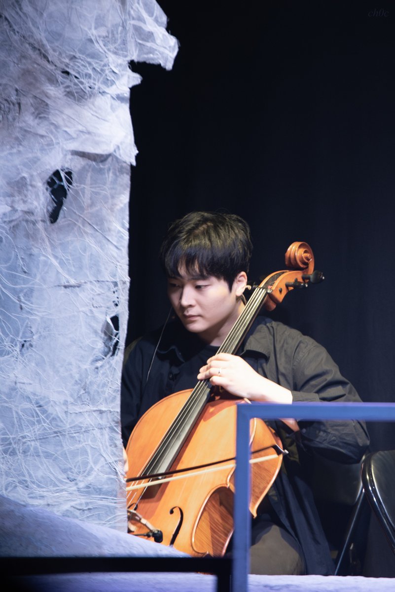 ch0c_p's tweet photo. 260816 14시 뮤지컬 <죽음에 관하여>
연주자 소개

첼로 #강중구 https://t.co/KBP83n0MdI