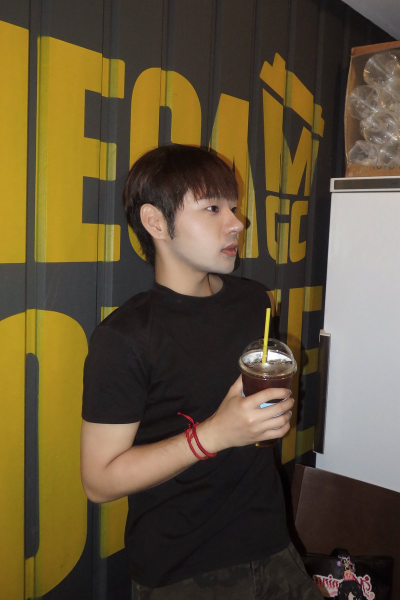 LACIII155's tweet photo. 好���当男大 https://t.co/ATdwc5cQcC