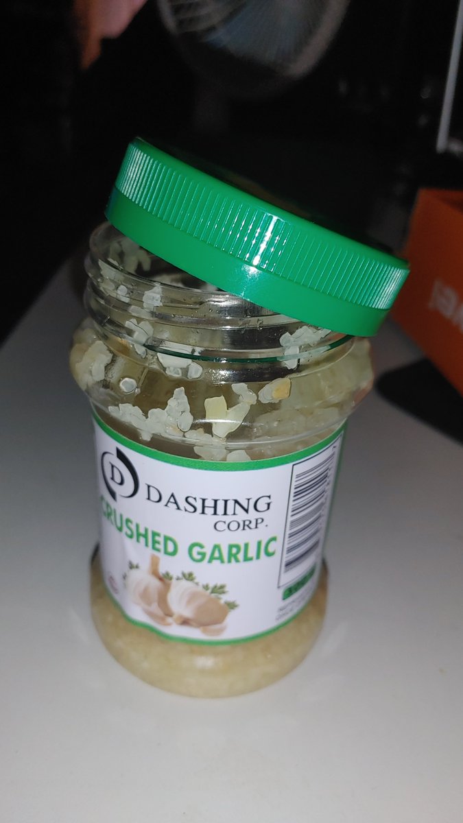 VictorWhitepaw's tweet photo. I've noticed more products where the cap screw off easy with the seal intact. I also saw a whole rack of Nola Sandwich Spread where the tops was loose in the shop. Showed it to the Spar workers who fasten it.
There is a reason for these seals. If its loose its a safety risk. https://t.co/FUq3s6G6y4