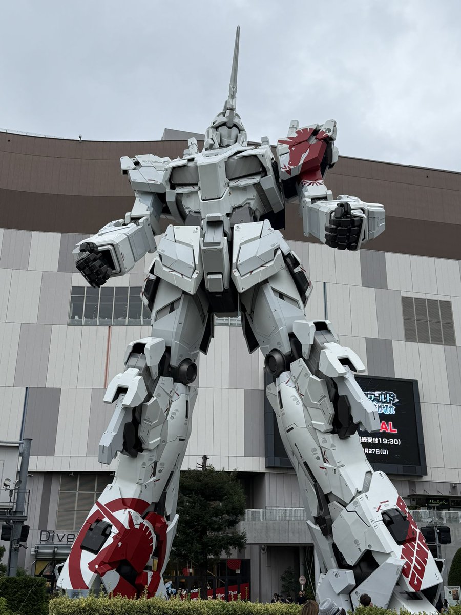 litamonst's tweet photo. なんとなーくお台場行ったらコミケでめちゃくちゃ人いた気がするww
ユニコーン撤去前に見れてよかった🦄 https://t.co/IG3JVUnzJ3