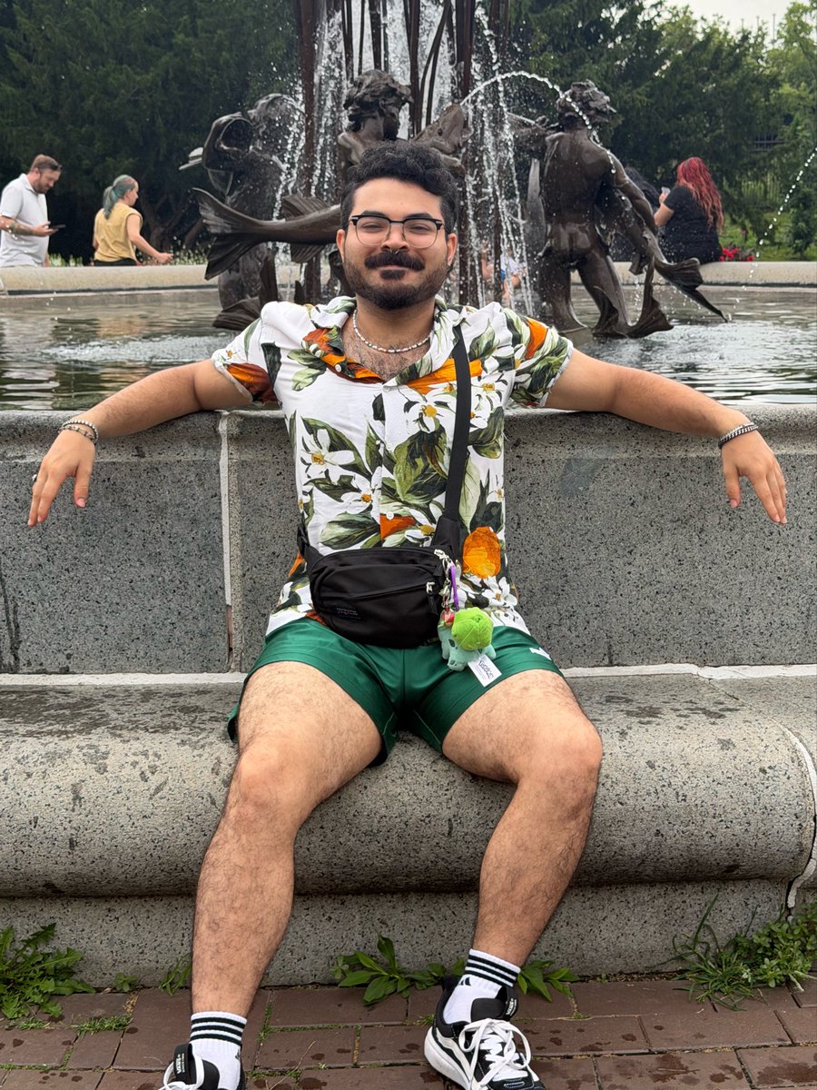 bryson_olivarez's tweet photo. Enjoying the park~ 🪴🍊 https://t.co/RvewvPs18D
