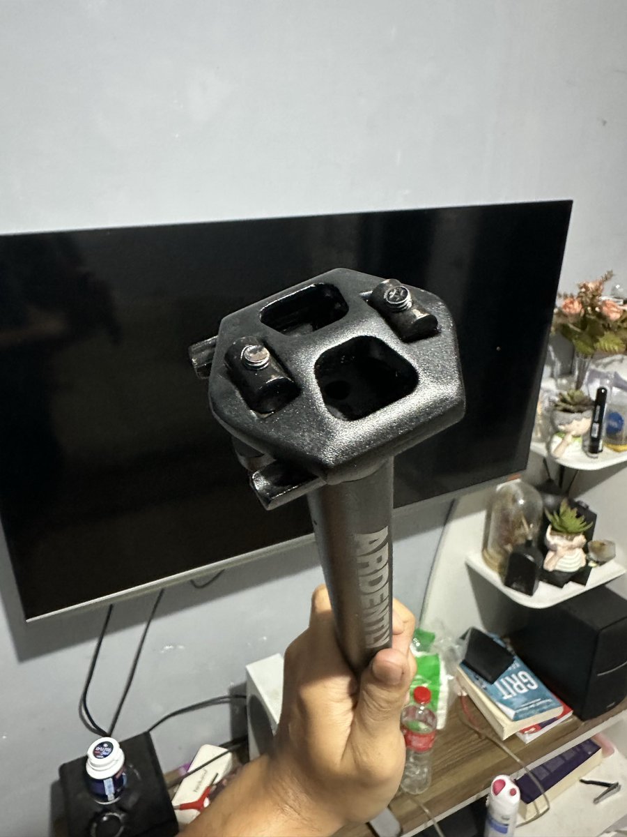 ritmoir's tweet photo. Seatpost ardently 27.2

gapernah dipake

200k

lokasi slipi jakarta barat #fnfjb https://t.co/uuG0ydRIXy