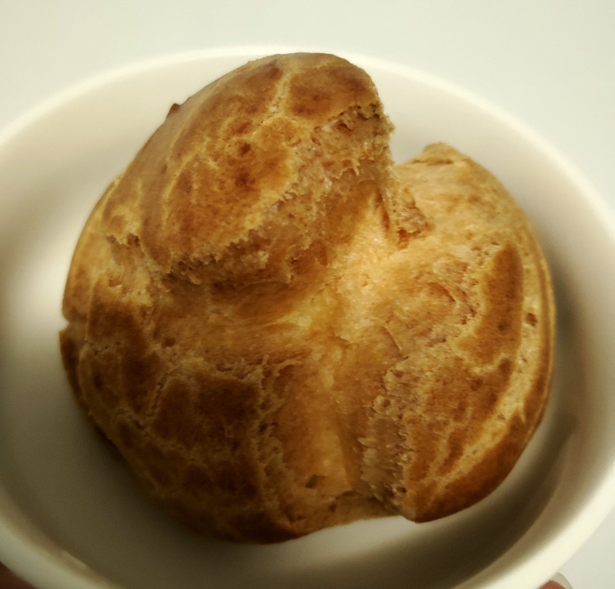 178youth's tweet photo. 食べたかったから作った！と姉からのお裾分けしてもらったシュークリーム。うまぁ〜★ https://t.co/6eVpCKKsPo