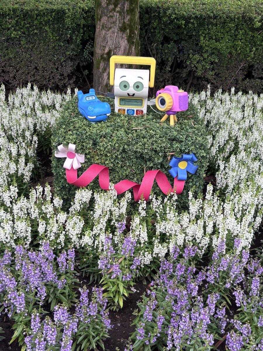 Naono_photobin's tweet photo. 遼さん兎月さんとびしょ濡れディズニーしてきた！
今日乗ったアトラクション全部先頭っていう強運なのか奇跡が起きまくったおかげでマジで二回は顔洗った😅
ベイマックスで濡れすぎてもう土砂降りの中誰も傘さなくなったの潔すぎてw

次はサンリオとTDCね👍 https://t.co/PsfZKaOuOs