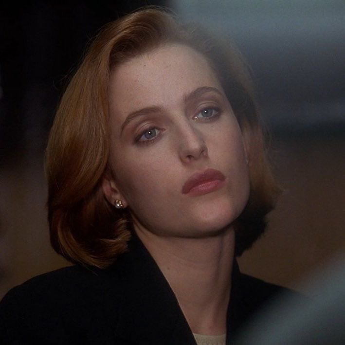TheCinesthetic's tweet photo. gillian anderson in the x-files 📸 https://t.co/QuMUOXTHiS