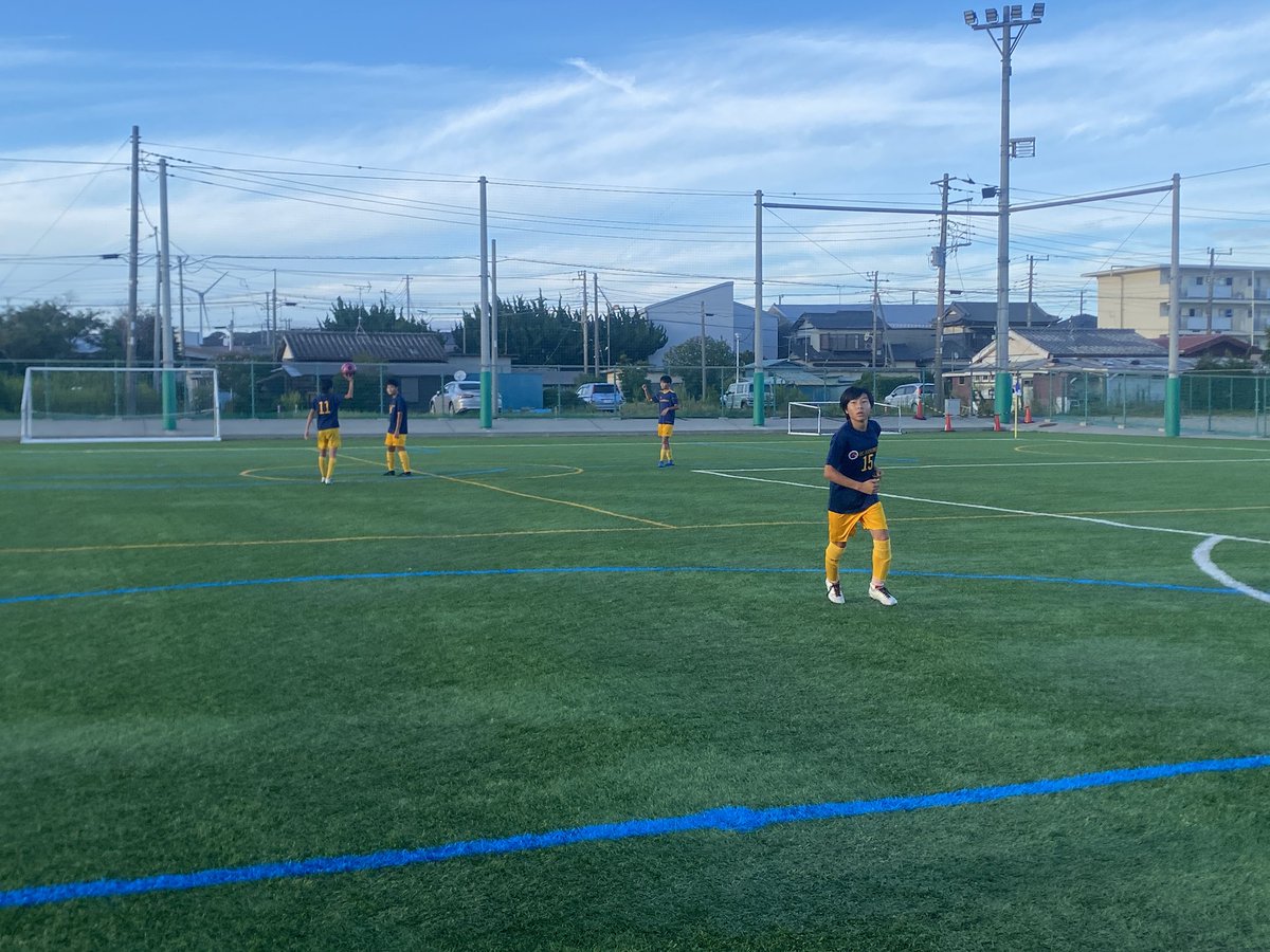 FCF_ESTRELLAS's tweet photo. U-14リーグ前期最終節

FCFE  ���ー  ０CANTERA

勝ったことよりも試合内容が良かった
改善点はまだまだある
取れるはずの得点が数字にならない
ちょっとしたシーンで有り得ない甘さがでる…

しかしクリーンシートは欲しかったし要所をよく締めていた

奮起して欲しい選手も成長は見え https://t.co/I49PbtRctw