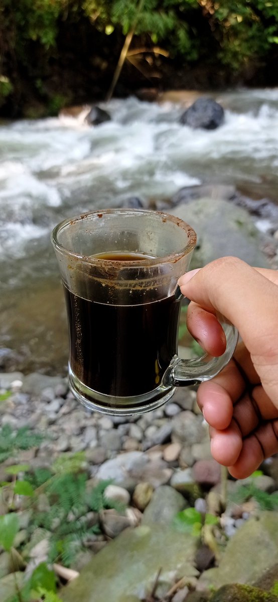 iqbalyusuf__'s tweet photo. "Menjadi idealis itu bagus, namun jika tidak diimbangi dengan kecakapan dalam membaca keadaan hanya akan menghancurkan dirinya sendiri."

- Iqbal Yusuf https://t.co/MxnNGRyQrg