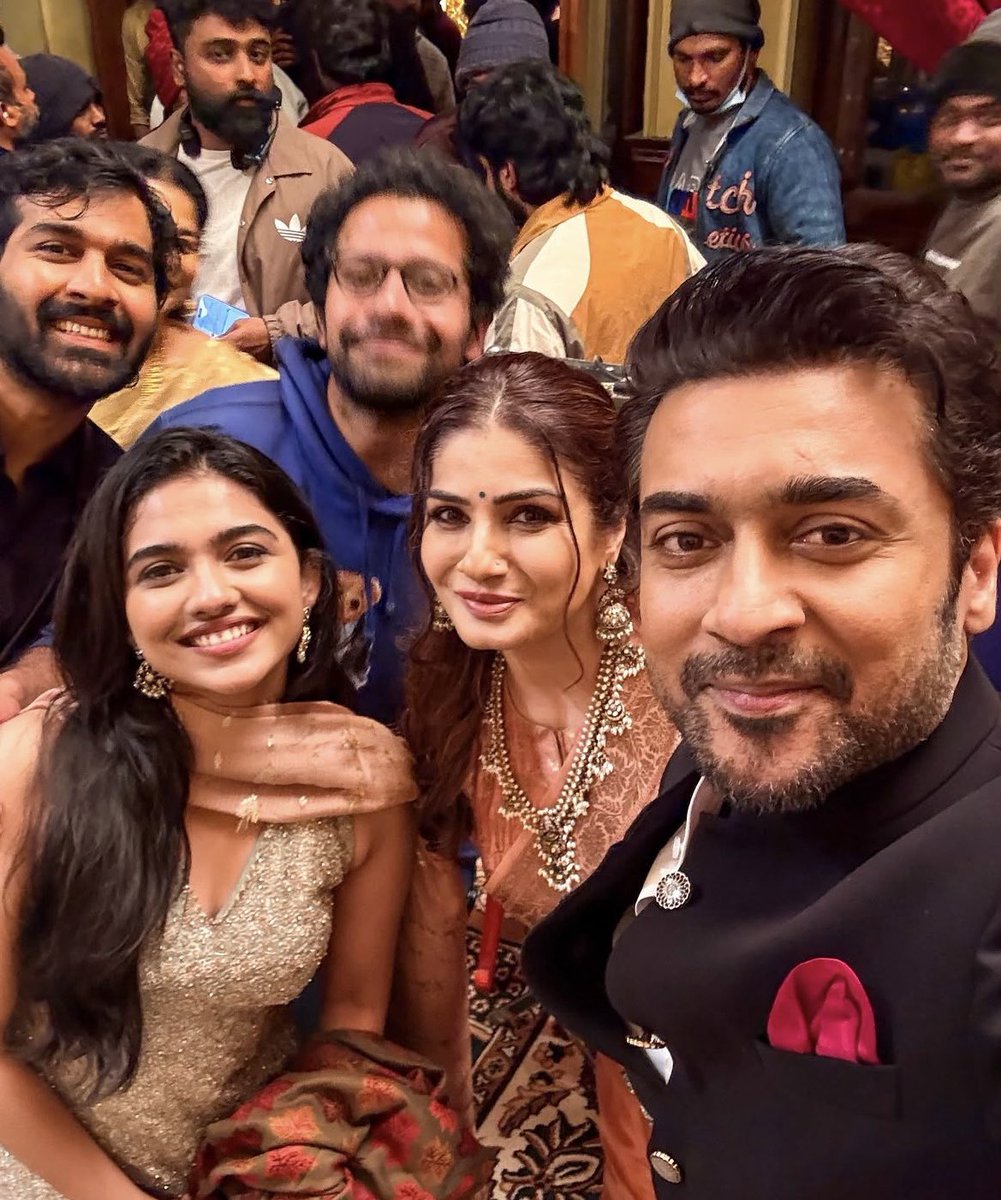 SuriyaFansTeam's tweet photo. • BTS Stills From #VishwanathAndSons ❤️
@Suriya_offl #TheOne https://t.co/VkHucvvJS5