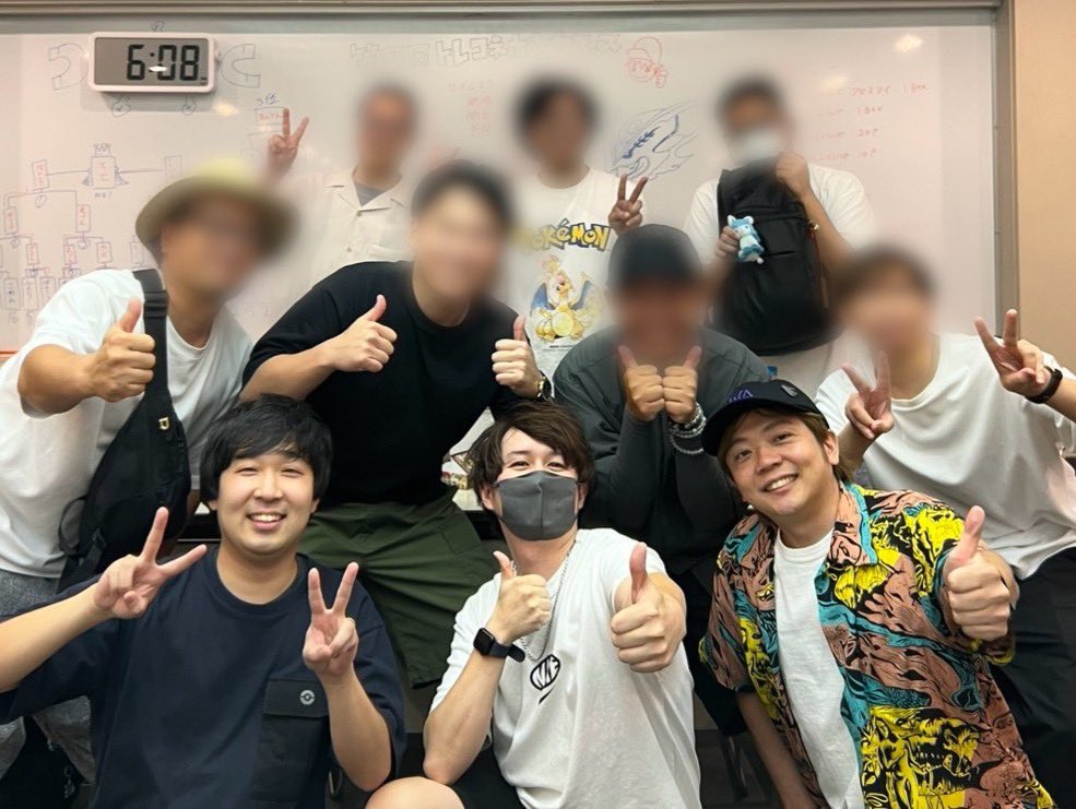 Toreca_connect's tweet photo. 【トレコネポケカフェス】

改めてご参加頂いたみなさま。
ご協力いただいた方々。
ゲスト参加頂いた北野さん。

皆様に改めて感謝申し上げます。

今日1日を通して
大人も子供もみんなが楽しく
真剣勝負している様子を見て
カードショップを開いて本当に
良かったなと思いました。

純粋にカードを楽しめることが
本来のカードゲームだと
改めて感じた1日でした。

お陰様でトレカコネクトは
たくさんの素敵なお客様と
子供達に支えられてます。

外部の方が見たら身内で
楽しんでるように見えるかもしれません。

ですが、自信を持って言えます！
トレコネの環境はカードプレイヤーを
繋ぐことのできるパワーを持ってます！

1人でも、友達とでも、家族でも
たくさんの人がトレコネで
カードを通じて仲良くなってもらえたら
とても嬉しく思います。

本日は最高の1日を
ありがとうございました。

今後ともトレカコネクトを
よろしくお願い申し上げます。

店長より

#トレカコネクト
#南浦和
#カードショップ
#ポケカ
#埼玉
#大会